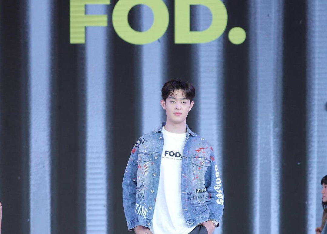 Gaya Kasual Gabriel Prince Jadi Muse FOD, Andalkan Jaket Denim Biru Plus Celana Panjang Oversized